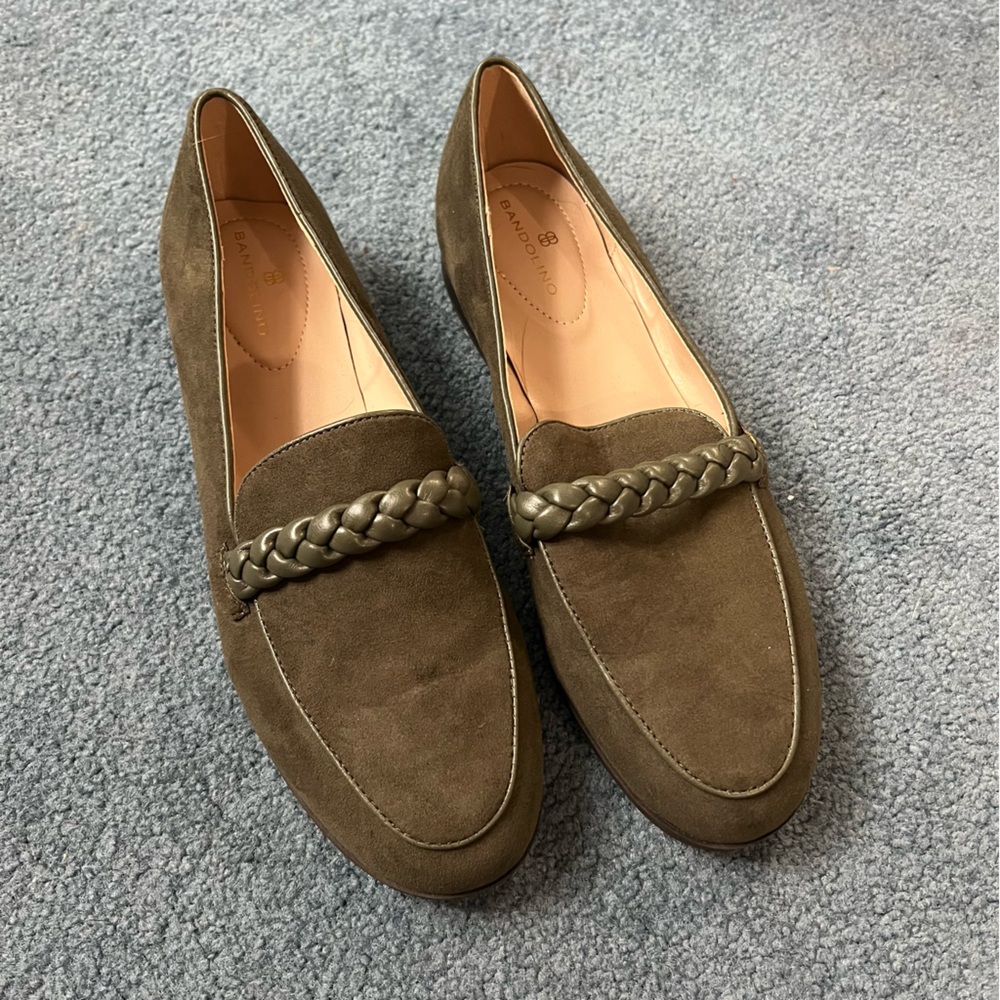 Women’s loafers!!! olive green
